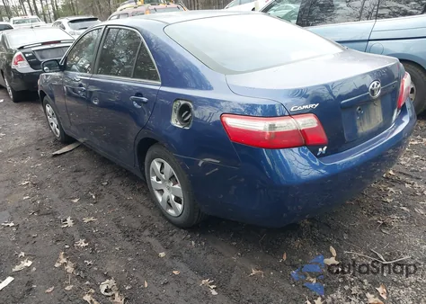 2007 Toyota Camry Le z USA, uszkodzony, nr VIN 4T1BE46K87U022370
